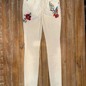 LOFT White Skinny Jeans with Floral Embroidery size 27/4